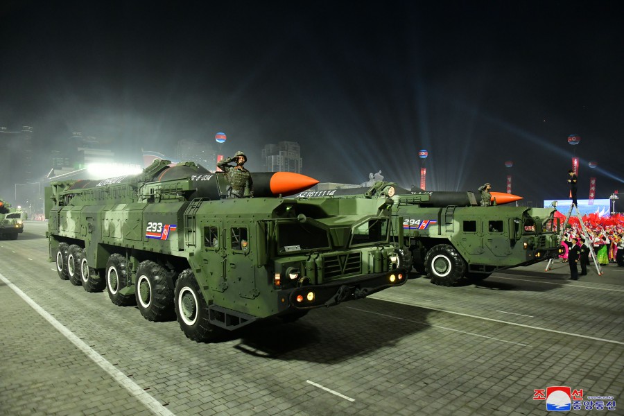 55-조선인민군창건 90돐경축 열병식